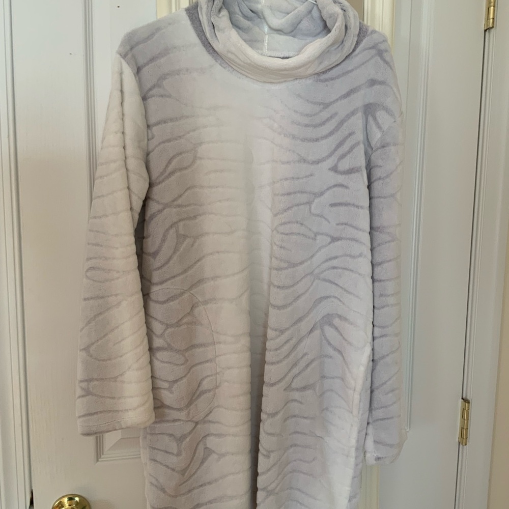 Cozy Zebra Print Women Sweater - Grey